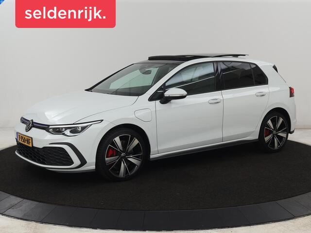 Volkswagen GOLF 1.4 eHybrid GTE | Panoramadak | Stoelverwarming | Adaptive cruise | Carplay | Sfeerverlichting | Keyless | 18'' | Navigatie | Sportstoelen | Parkeerhulp | PHEV | Plug In