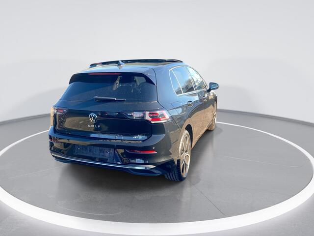 Volkswagen GOLF 1.5eTSI/150PK Style 50 Edition DSG · Panoramadak · Apple/Android Car Play · Massagefunctie · Camera · Garantie t/m 06-03-2027