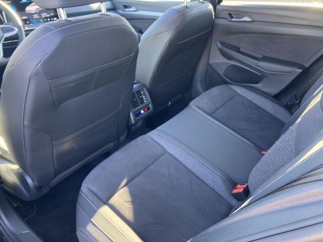 Volkswagen GOLF 1.5eTSI/150PK Style 50 Edition DSG · Panoramadak · Apple/Android Car Play · Massagefunctie · Camera · Garantie t/m 06-03-2027