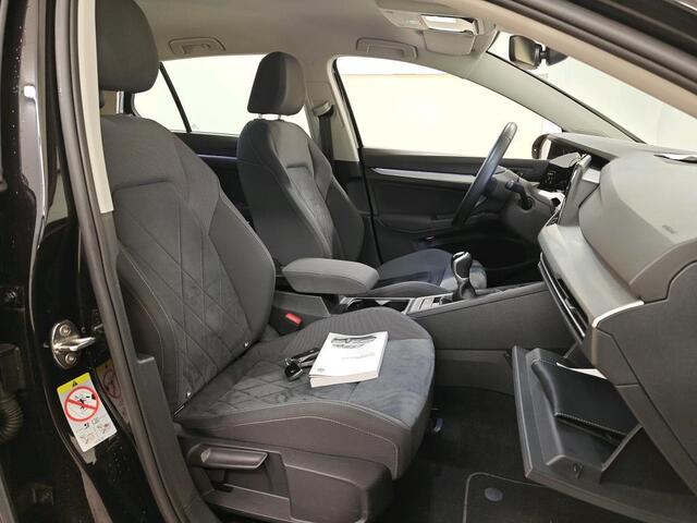 Volkswagen GOLF 1.0 TSI Life 1e Eigenaar | Volledig onderh | NAP | BTW | Trekhaak | Camera | Elek Stoel | Memory | Massage | Sfeer | Carplay | ACC | PDC | Full Led | Bots