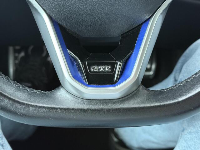 Volkswagen GOLF 1.4 eHybrid GTE | 245 PK | SoH 97% | Climate control | 18" LM velgen | Keyless | Apple Carplay/Android Auto |