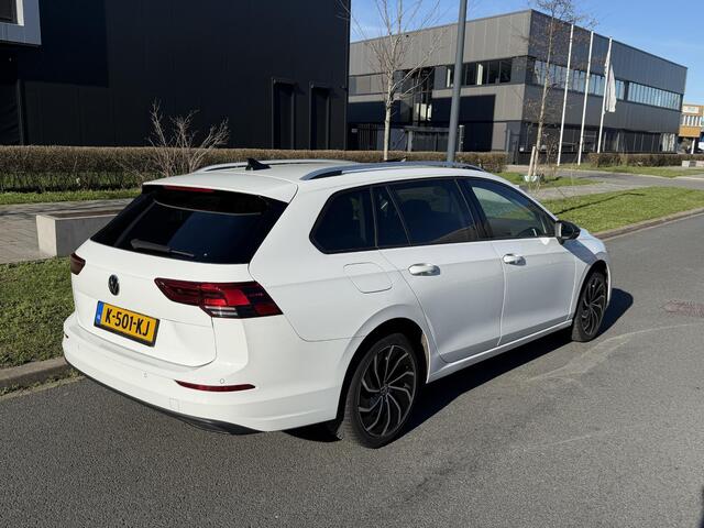 Volkswagen GOLF Variant 1.0 eTSI Life Memory seat, LED, Carplay