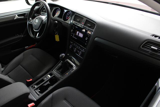 Volkswagen GOLF Variant 1.0 TSI Comfortline Navihgatie | Trekhaak | Climate Control | Cruise Control