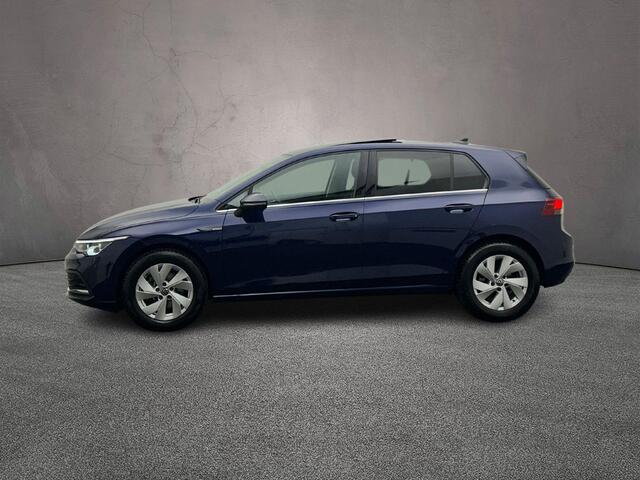 Volkswagen GOLF Style 1.5 TSI 130pk Panoramadak, Adaptive cruise control, Achteruitrijcamera, Navigatie, LED koplampen, Parkeersensoren, App connect