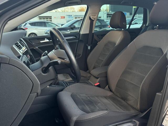 Volkswagen GOLF 1.5 TSI Highline NL-AUTO | DEALER ONDERHOUDEN | PANODAK | TREKHAAK