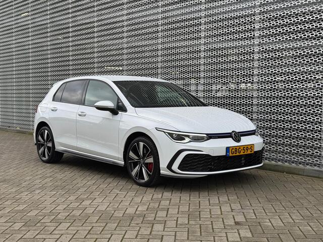Volkswagen GOLF 1.4 eHybrid 245pk DSG GTE / Virtual Cockpit / 18" LMV / Navi / Stuur en Stoelverwarming / LED