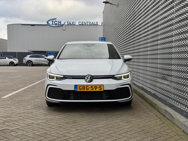 Volkswagen GOLF 1.4 eHybrid 245pk DSG GTE / Virtual Cockpit / 18" LMV / Navi / Stuur en Stoelverwarming / LED