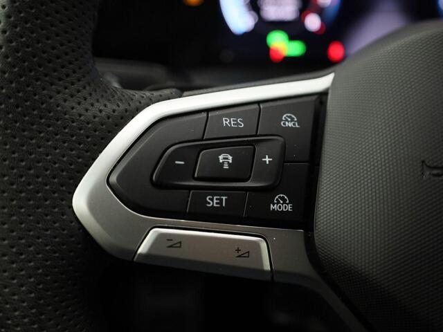 Volkswagen GOLF 1.5e TSI 150PK R-Line DSG · Navigatie · Camera + Parkeersensoren · Apple/Android · Garantie t/m 11-11-2026