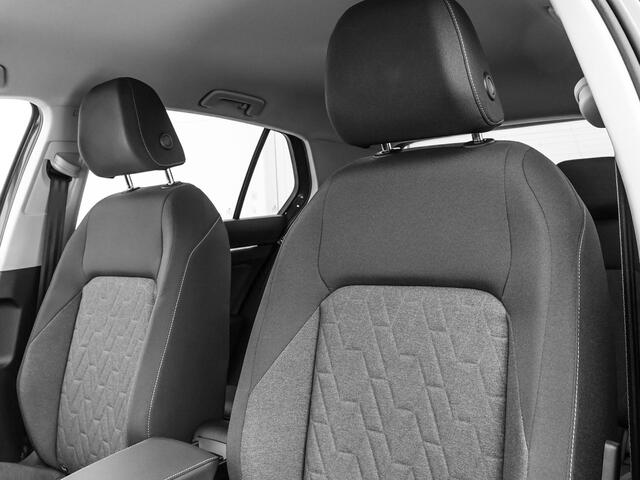 Volkswagen GOLF 1.5 eHybrid 204pk DSG Life Edition · Camera · Apple/Android Car Play · Stoel&- Stuurverwarming · P-Sensoren · Sfeerverlichting · 18'' Inch · Garantie t/m 16-06-2029 of 100.000km