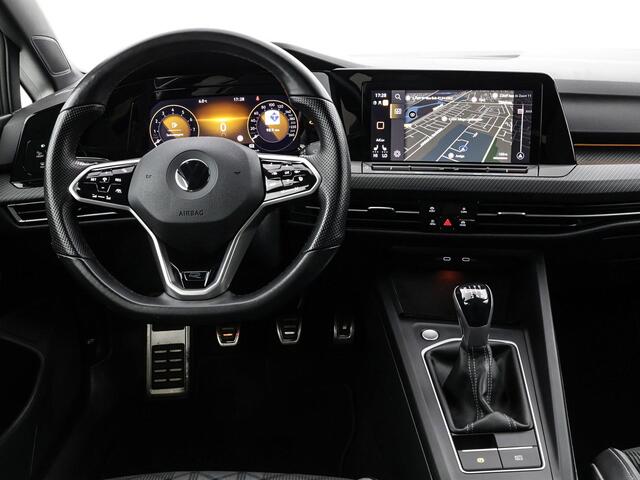Volkswagen GOLF Variant 1.5 TSI 130pk R-Line · Black Style · Apple/Android Car Play · Stoelverwarming · 18'' Velgen · Matrix LED verlichting ·