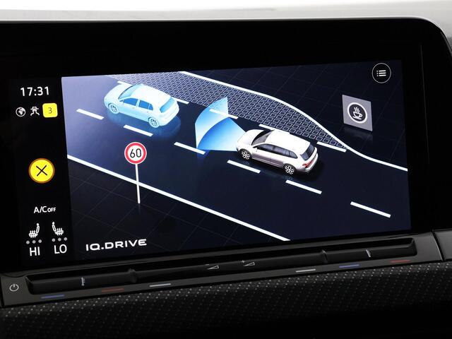 Volkswagen GOLF Variant 1.5 TSI 130pk R-Line · Black Style · Apple/Android Car Play · Stoelverwarming · 18'' Velgen · Matrix LED verlichting ·