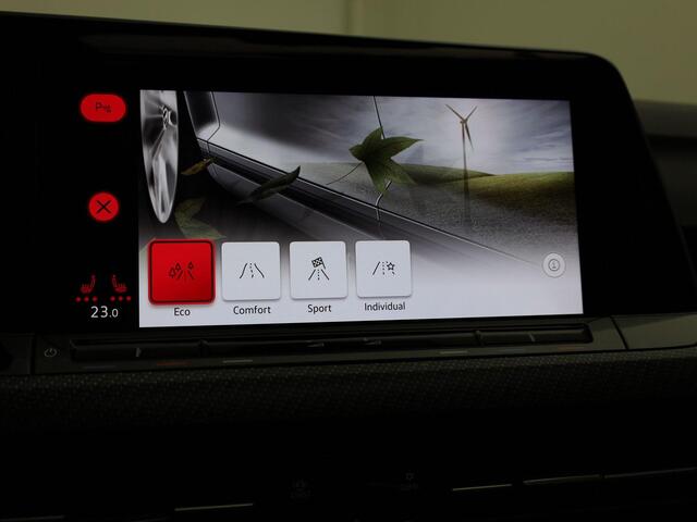 Volkswagen GOLF 1.5TSI/130PK R-Line · Panoramadak · Camera · Apple/Android Car Play