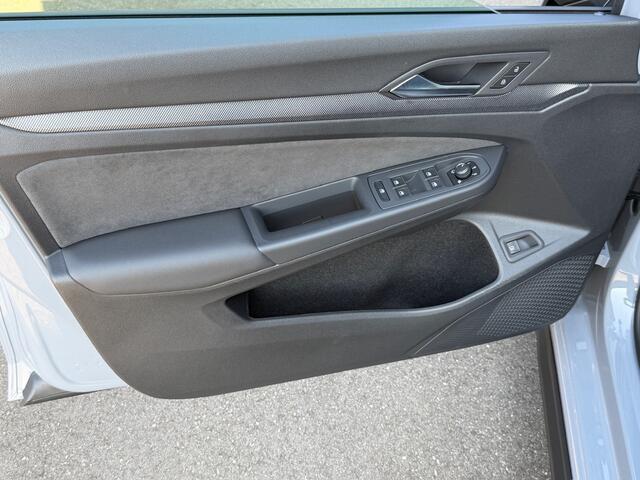 Volkswagen GOLF 1.5 eHybrid GTE 272pk | Led IQ | Mistlampen | Head up | Dode hoek | Rijklaar incl. garantie