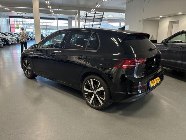 Volkswagen GOLF 1.5 eHybrid 204pk DSG Life Edition · Camera · Keyless · Stuur- & Stoelverwarming · Sfeerverlichting · Apple/Android Car Play · 18"Velgen · Garantie t/m 03-07-2029 of 100.000km