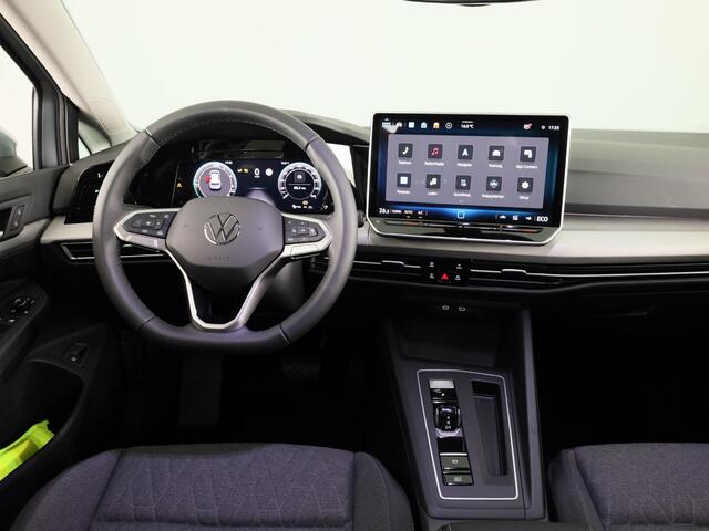 Volkswagen GOLF Life Edition 1.5 eHybrid 204 PK | 17 "LM velgen | Stoel & Stuurverwarming | Camera |