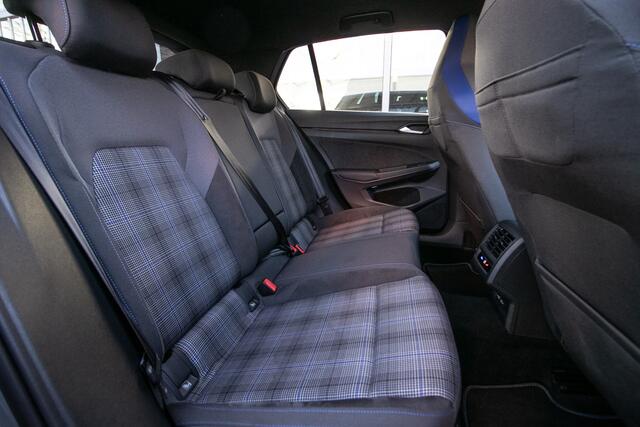 Volkswagen GOLF 1.4 eHybrid GTE | HUD | Apple cp/Android auto