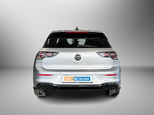 Volkswagen GOLF 1.5 150pk eTSI R-Line Edition Dodehoeksensoren | Achteruitrijcamera | Stuurverwarming