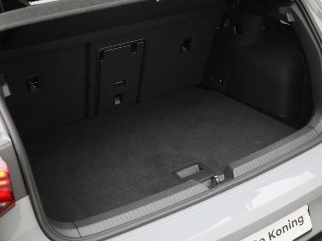 Volkswagen GOLF 1.5 eTSI 130pk DSG R-Line · Navigatie · Apple/Android Car Play · Camera + Parkeersensoren