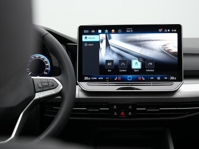 Volkswagen GOLF 1.5 eHybrid 204 pk Life Edition | Panoramadak | Stuur-/stoelverwarming | Achteruitrijcamera
