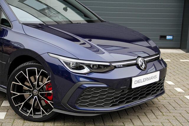 Volkswagen GOLF 1.4 eHybrid GTE 31.244 km | 2022 | Panorama dak | Black Style | Vol in de opties | Atlantic Blue | 19' Warmenau velgen