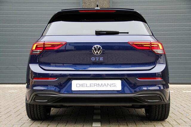 Volkswagen GOLF 1.4 eHybrid GTE 31.244 km | 2022 | Panorama dak | Black Style | Vol in de opties | Atlantic Blue | 19' Warmenau velgen