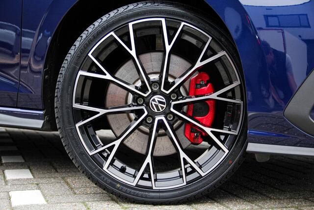 Volkswagen GOLF 1.4 eHybrid GTE 31.244 km | 2022 | Panorama dak | Black Style | Vol in de opties | Atlantic Blue | 19' Warmenau velgen