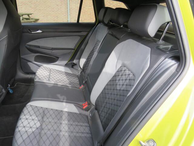 Volkswagen GOLF Variant 1.5 TSI R-Line * Rijklaarprijs incl. garantie * Trekhaak uitklapb. * Led Koplampen * PDC V+A *