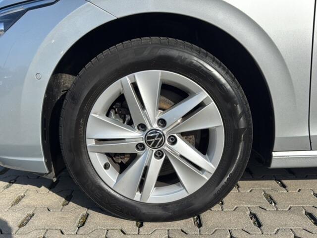 Volkswagen GOLF 2.0 TDI LIFE BUSINESS TREKHAAK/PDC/ACC/STOEL+STUURVERW/NAVI/CARPLAY