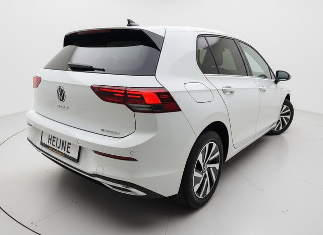 Volkswagen GOLF 1.4 eHybrid 204PK DSG STYLE CAMERA/NAVI/STUURVERW.