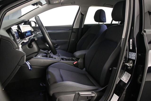 Volkswagen GOLF Life 1.5 TSI 150pk Adaptive cruise control, Parkeersensoren, Navigatie, LED koplampen, Stuurwiel verwarmd, App connect, DAB, Radio, Airco, Bluetooth