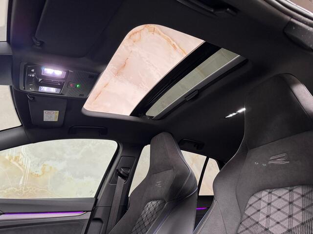 Volkswagen GOLF 1.5 eTSI R line / Pano / H&k /