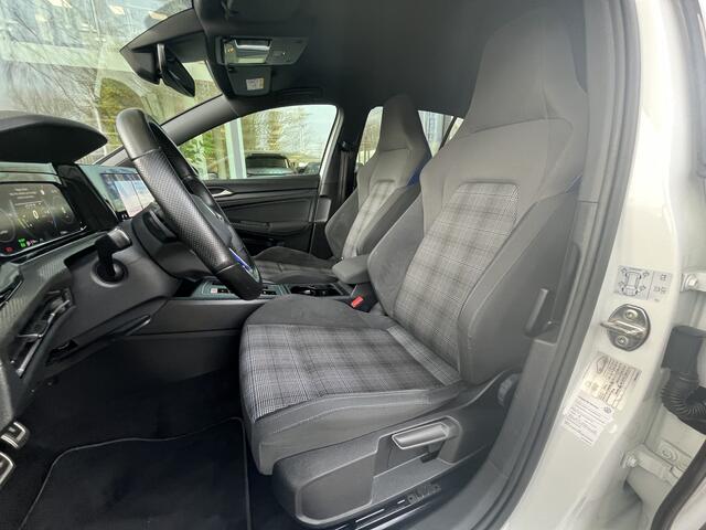 Volkswagen GOLF 1.4 DSG eHybrid GTE / Achteruitrij camera / Stoel verwarming / Navigatie / 18'' LMV