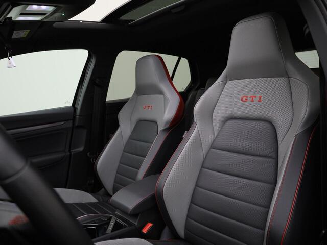 Volkswagen GOLF 2.0TSI/300PK GTI Clubsport · Leder · Panoramadak · Harman Kardon · Camera + Parkeersensoren