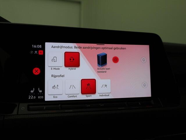 Volkswagen GOLF 1.4TSIeHybrid 180kW/245PK GTE · Panoramadak · Camera + Parkeersensoren · Trekhaak