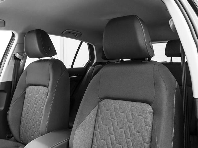 Volkswagen GOLF Life Edition 1.5 eHybrid 204 PK 6 versn. DSG PRIVATE LEASE VANAF ¤459P/M · Comfort pakket · Achteruitrijcamera · Draadloze telefoonverbinding · Voorraad OUTLET · Prijs is inclusief inruilpremie ·