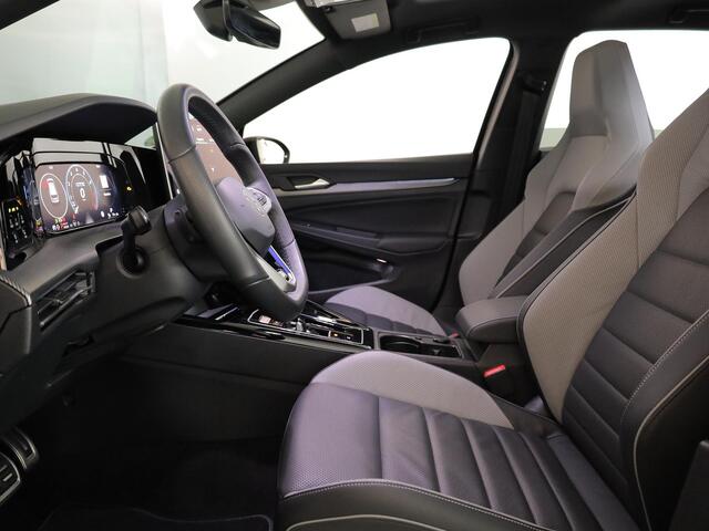 Volkswagen GOLF 1.5 eHybrid GTE 272 pk Automaat (DSG) | Sportpakket | Panoramadak | Lederen bekleding | Elektr. trekhaak | Parkeersensoren | Blackstyle | Stoelverwarming |