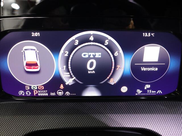 Volkswagen GOLF 1.5 eHybrid GTE 272 pk Automaat (DSG) | Sportpakket | Panoramadak | Lederen bekleding | Elektr. trekhaak | Parkeersensoren | Blackstyle | Stoelverwarming |