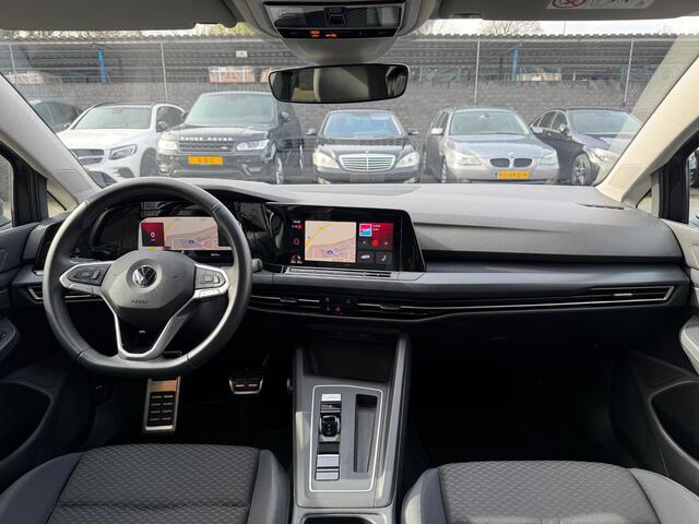 Volkswagen GOLF 1.5 eTSI Style Pano Navi LED