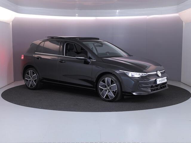 Volkswagen GOLF 1.5 eHybrid Style Edition 204 pk Automaat (DSG) | Verlengde garantie | Navigatie via App | Panoramadak | Parkeersensoren (Park assist) | Achteruitrijcamera | Stoelverwarming |