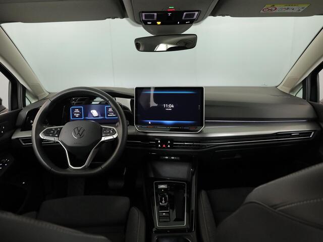 Volkswagen GOLF 1.5 eHybrid Style Edition 204 pk Automaat (DSG) | Verlengde garantie | Navigatie via App | Panoramadak | Parkeersensoren (Park assist) | Achteruitrijcamera | Stoelverwarming |