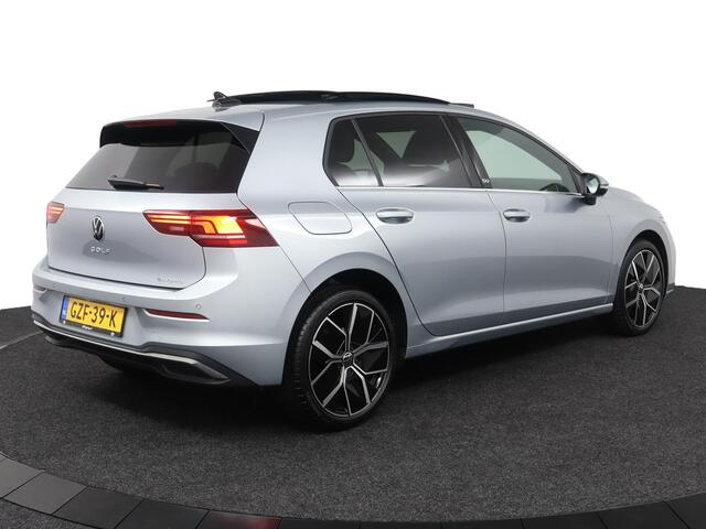 Volkswagen GOLF 1.5 eHybrid 50 Edition | Panodak | Stoelgeheugen | Lichtmetaal | Dealer onderhouden