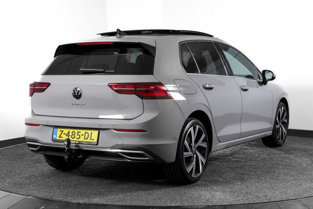 Volkswagen GOLF 1.4 eHybrid Style | S/K-Panodak | Elek. Trekhaak | Dig. Cockpit | Adapt. Cruise | Stoel-+Stuurverw. | PDC | Camera | NAV + App. Connect | ECC | LM 18" |