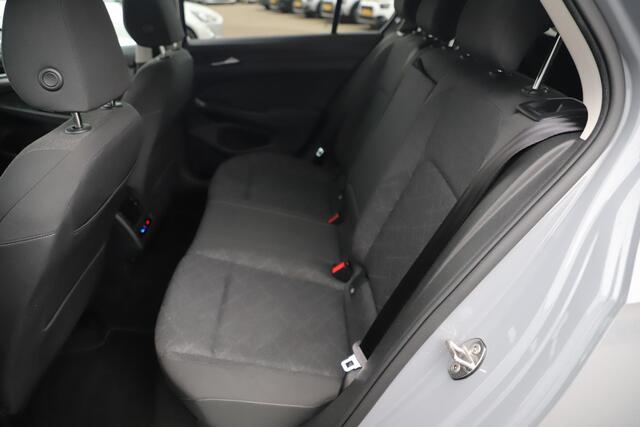 Volkswagen GOLF 1.0 TSI Life 110PK Navigatie Achteruitrijcamera Carplay Android Adaptive Cruise Sfeerverlichting