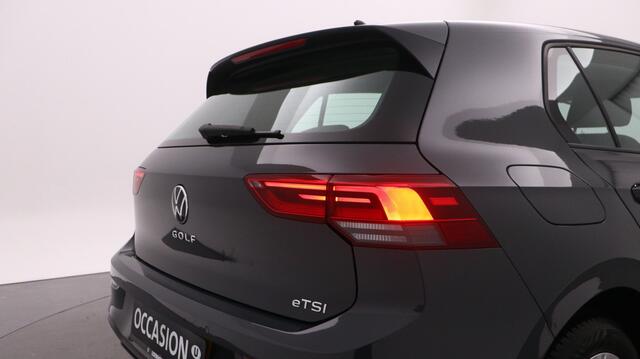 Volkswagen GOLF 1.0 eTSI 110pk DSG Life Navigatie Stoel verwarming