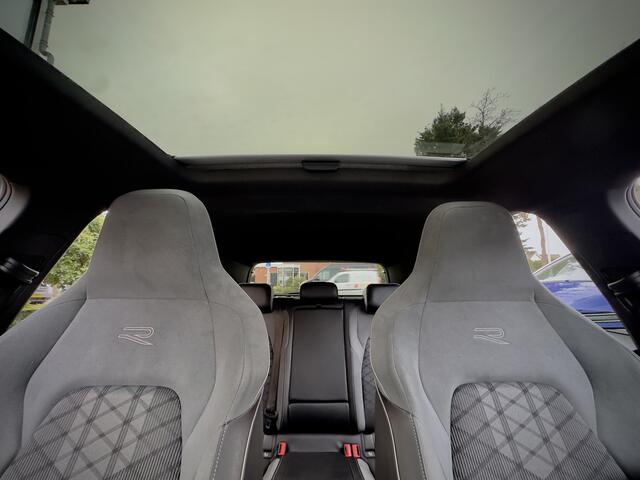 Volkswagen GOLF 1.5 eTSI AUT7 3X R-LINE PANODAK LEDER NAVI DIGI-DASH APPLE-CARPLAY LED LMV PDC