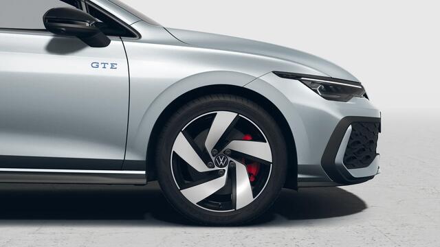 Volkswagen GOLF 1.5 eHybrid 272 6DSG GTE Automaat | Panoramisch schuif-, kanteldak, elektrisch bedienbaar