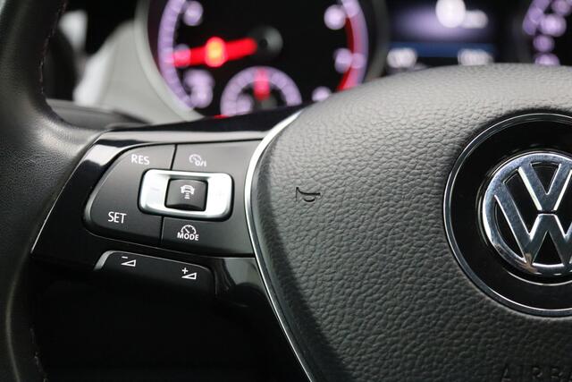 Volkswagen GOLF Variant 1.5 TSI 150 PK Automaat Highline R-Line Business, Massage, Carplay, Trekhaak