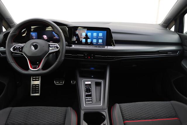 Volkswagen GOLF 2.0 TSI GTI Clubsport 300pk DSG7 | Carplay | Stuurverwarming | Stoelverwarming | Camera