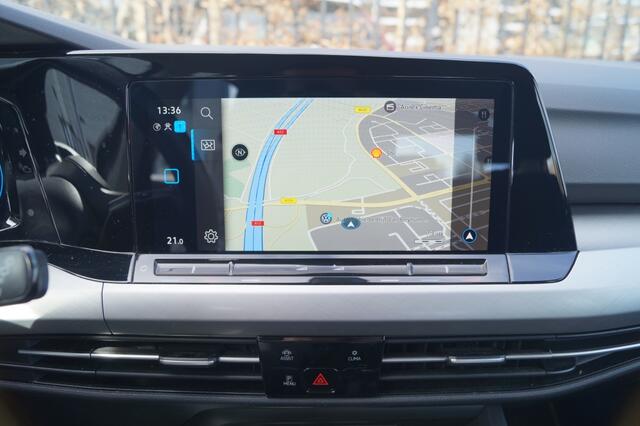 Volkswagen GOLF 1.0 TSI 110pk Life -NAVI-ECC-PDC-LED-