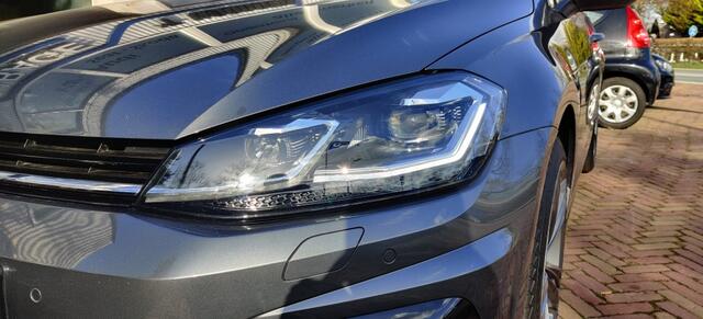 Volkswagen GOLF 1.5 TSI Highline Business R Line